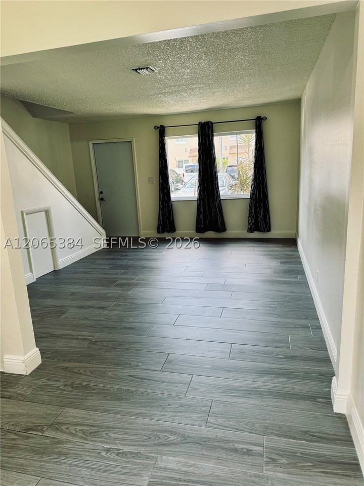 6625 Winfield Blvd #4D - Photo 4 of 28