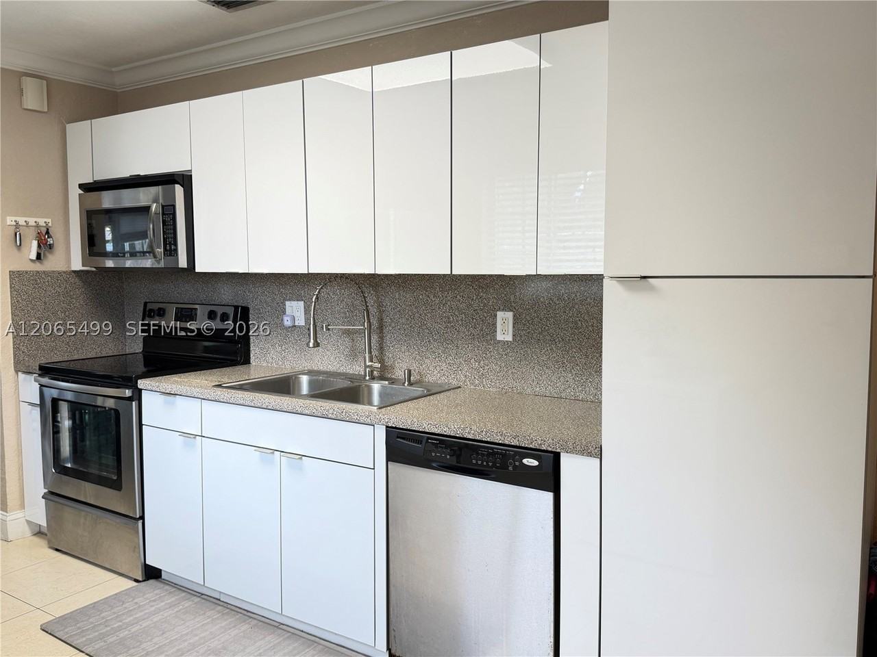 17040 Nw 82nd Ave #17040 - Photo 4 of 8