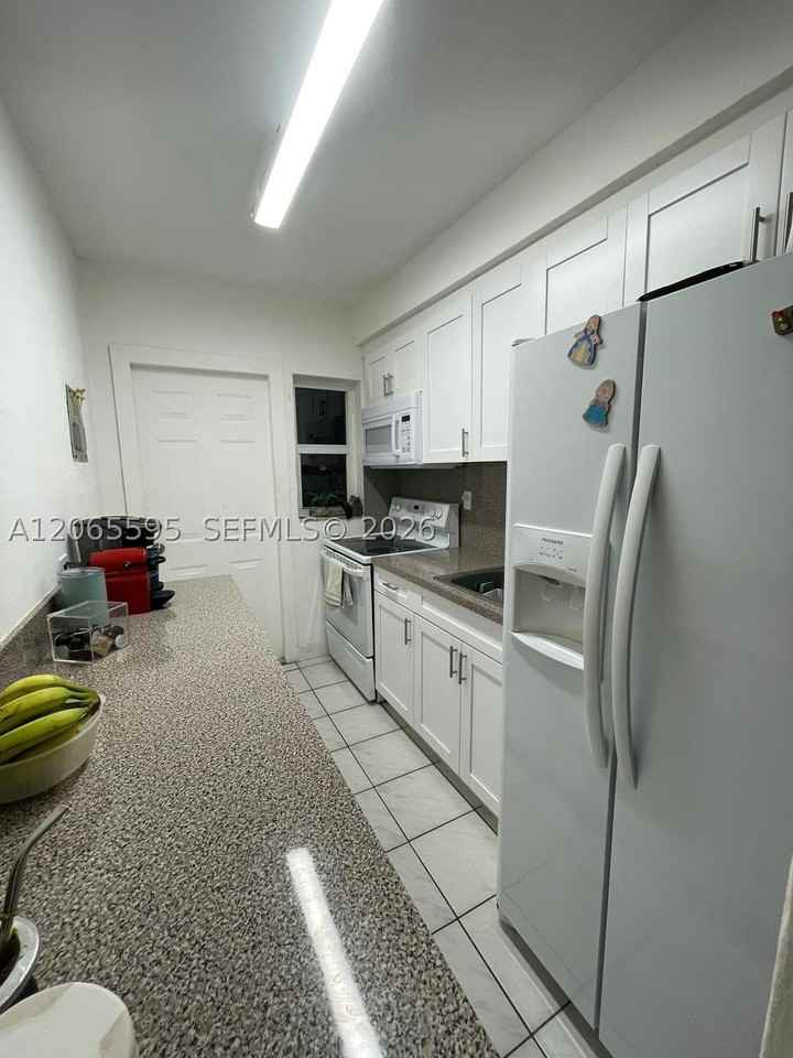 3551 Sw 11th St #7B - Photo 6 of 16