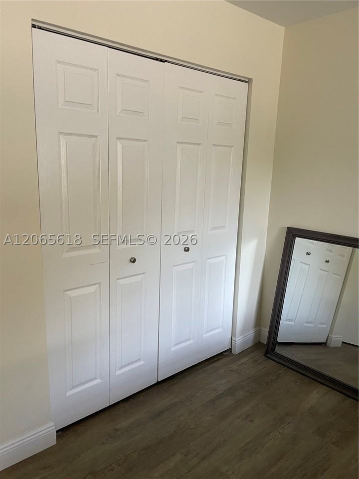 246 Avenue L #246 - Photo 5 of 13