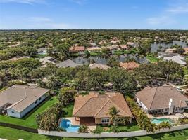 featured image of 11335 Lake Shore Dr