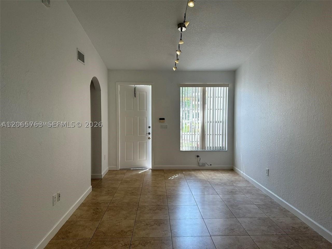 2624 Sw 188th Ave - Photo 6 of 34