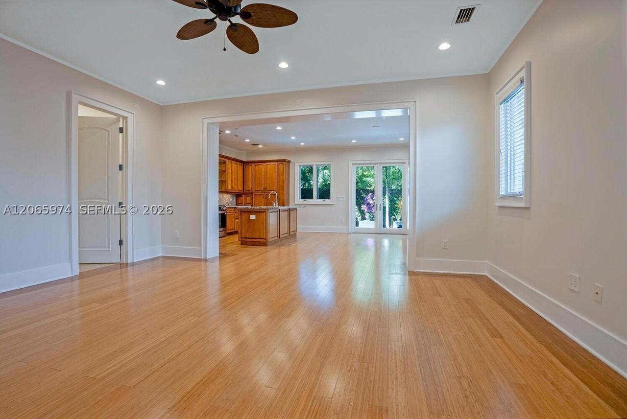 3072 Carter St - Photo 2 of 25