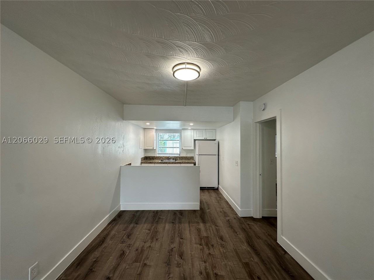 840 Ne 17th Ter #5B - Photo 3 of 27