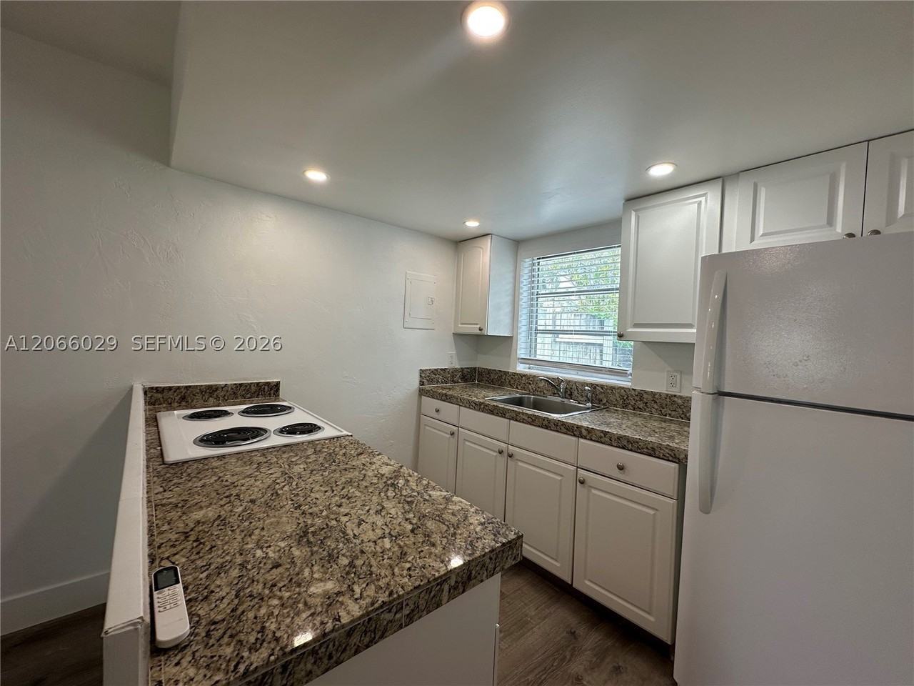 840 Ne 17th Ter #5B - Photo 5 of 27