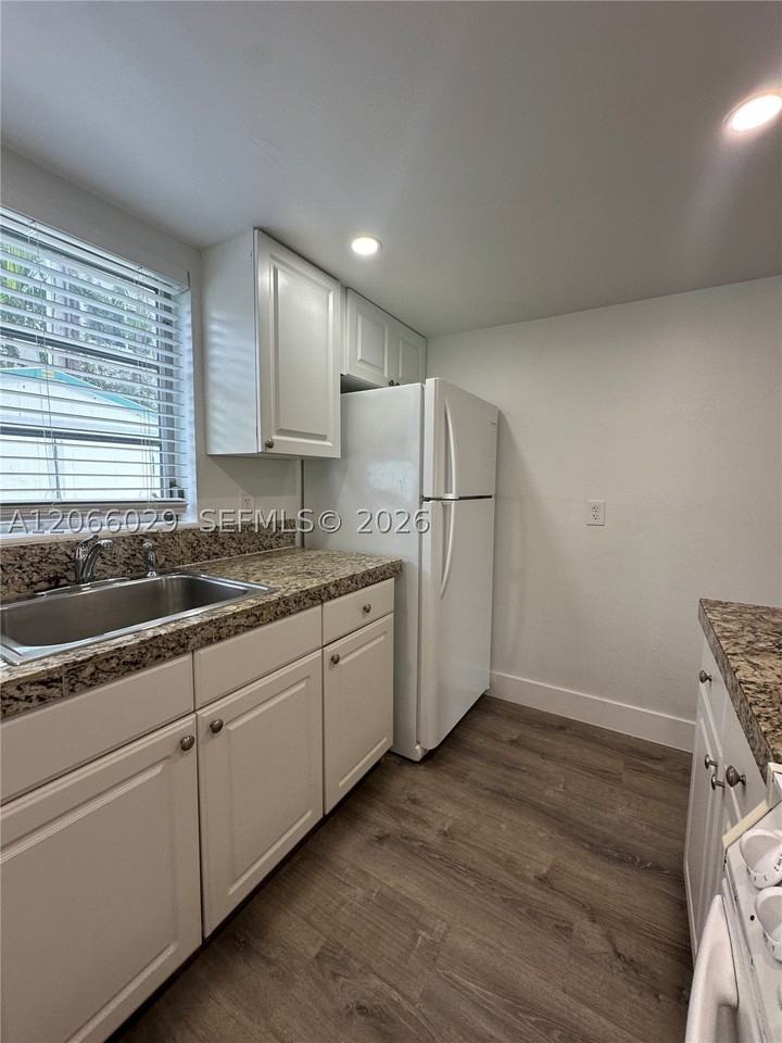 840 Ne 17th Ter #5B - Photo 7 of 27