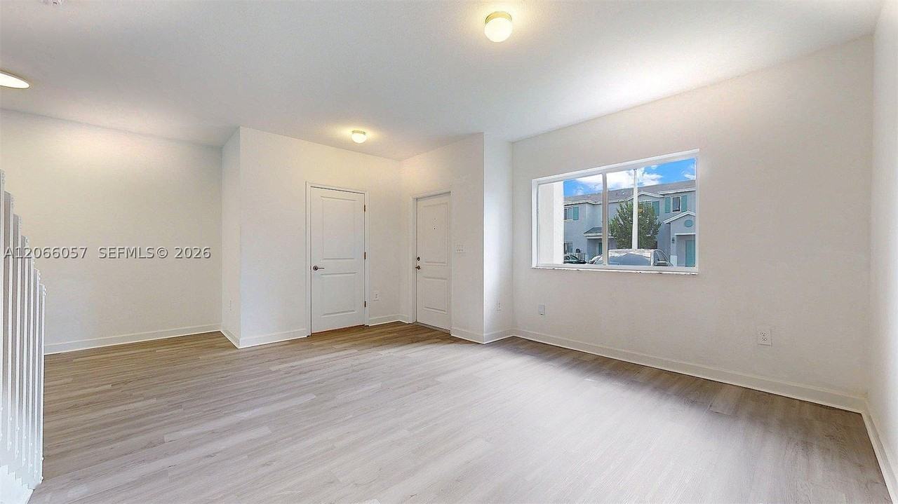 388 Nw 12th Pl #388 - Photo 5 of 17