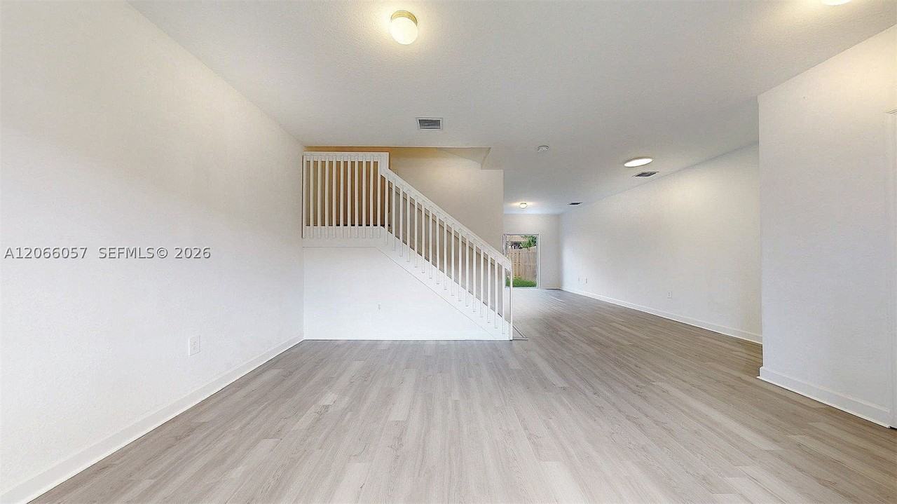 388 Nw 12th Pl #388 - Photo 6 of 17