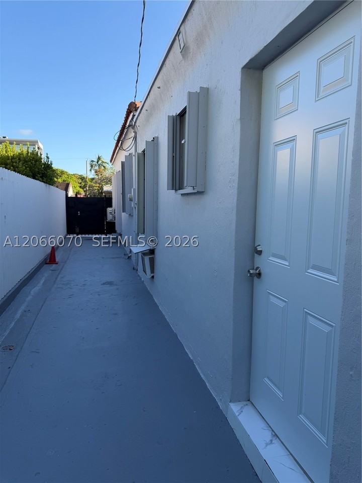 1765 Sw 21st St #2 - Photo 3 of 10
