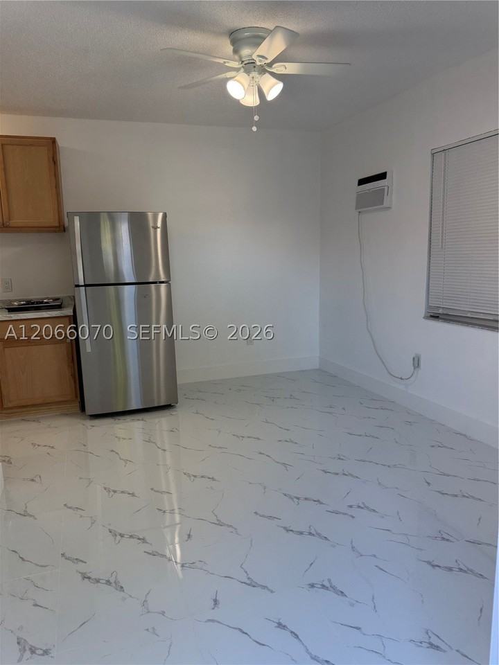 1765 Sw 21st St #2 - Photo 4 of 10