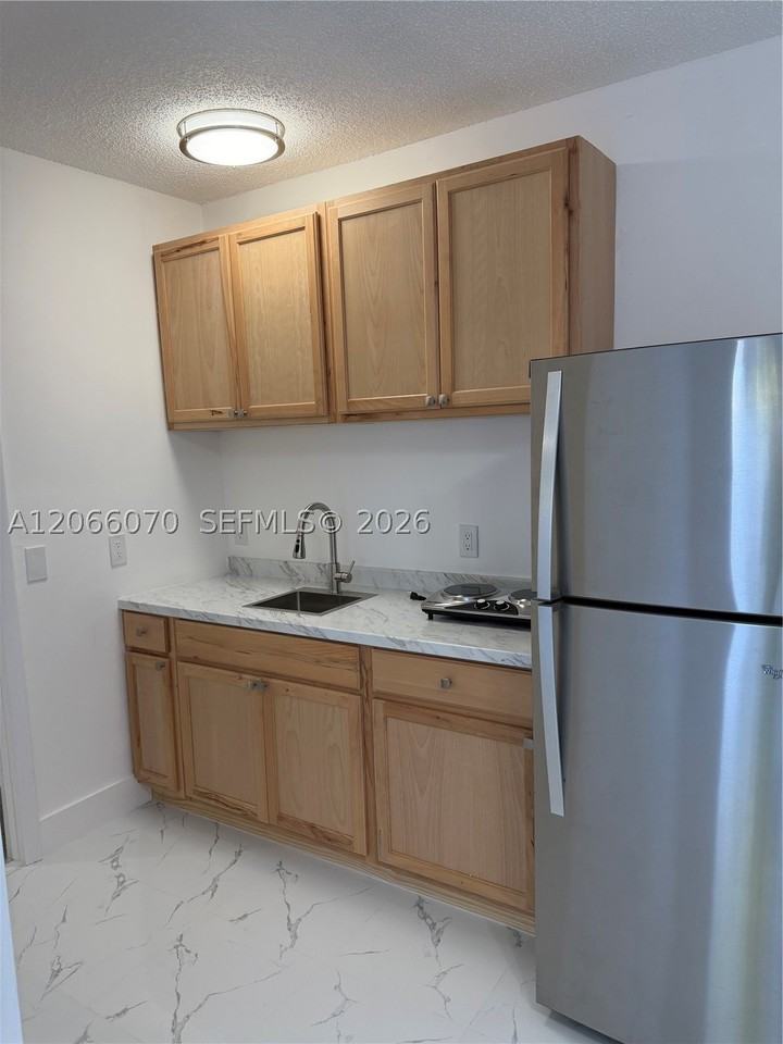 1765 Sw 21st St #2 - Photo 5 of 10