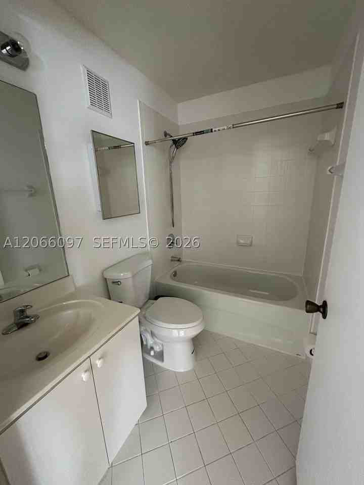 2920 Se 12th Rd #203-30 - Photo 6 of 23