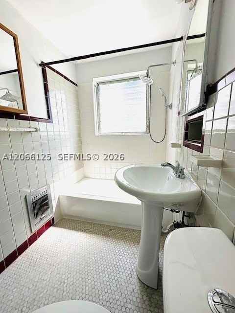 821 W 39th St #2 - Photo 7 of 10