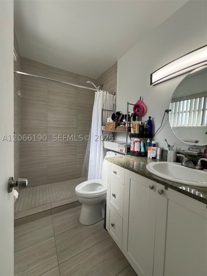 467B E 13th St #467B - Photo 7 of 7