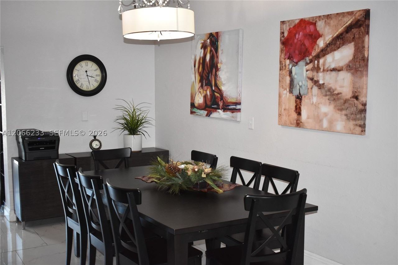 1435 Sw 82nd Pl - Photo 4 of 27