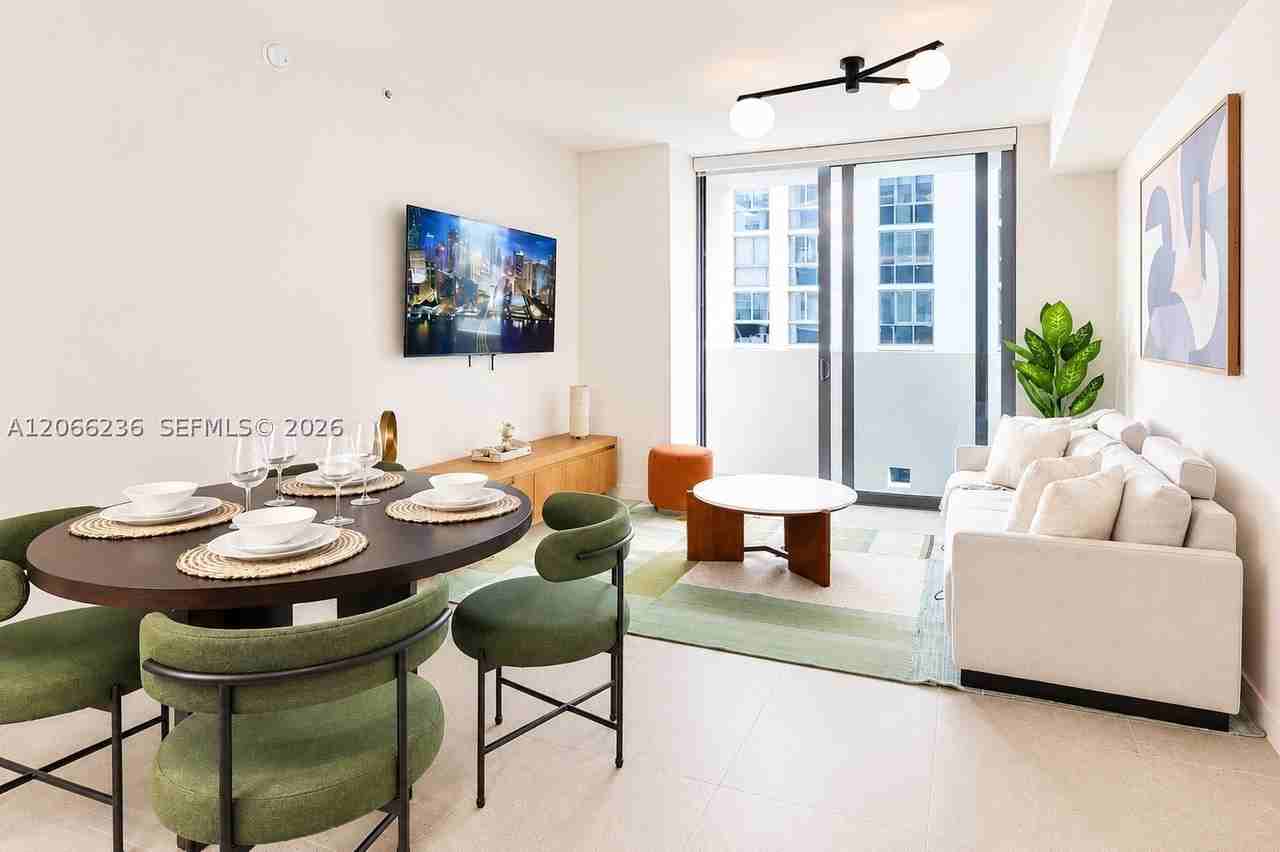 11 Ne 6th St #212