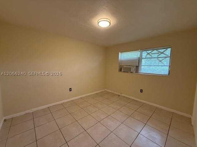 151 Nw 164th St #2 - Photo 6 of 12