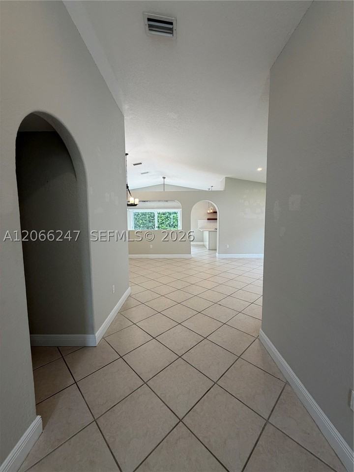 14525 Nw 88th Ave #14525 - Photo 4 of 36