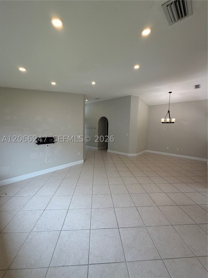 14525 Nw 88th Ave #14525 - Photo 7 of 36