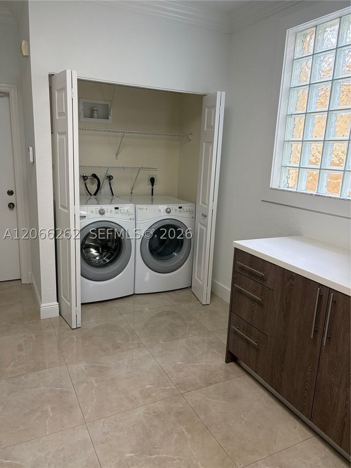 2578 Cordoba Bnd #2578 - Photo 5 of 15