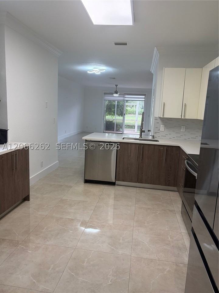 2578 Cordoba Bnd #2578 - Photo 6 of 15