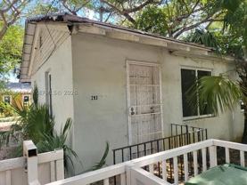 293 Ne 80th Ter - Photo 1 of 1