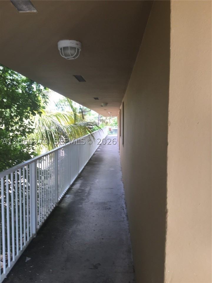 1516 Sw 5th Pl #1-4 - Photo 3 of 13
