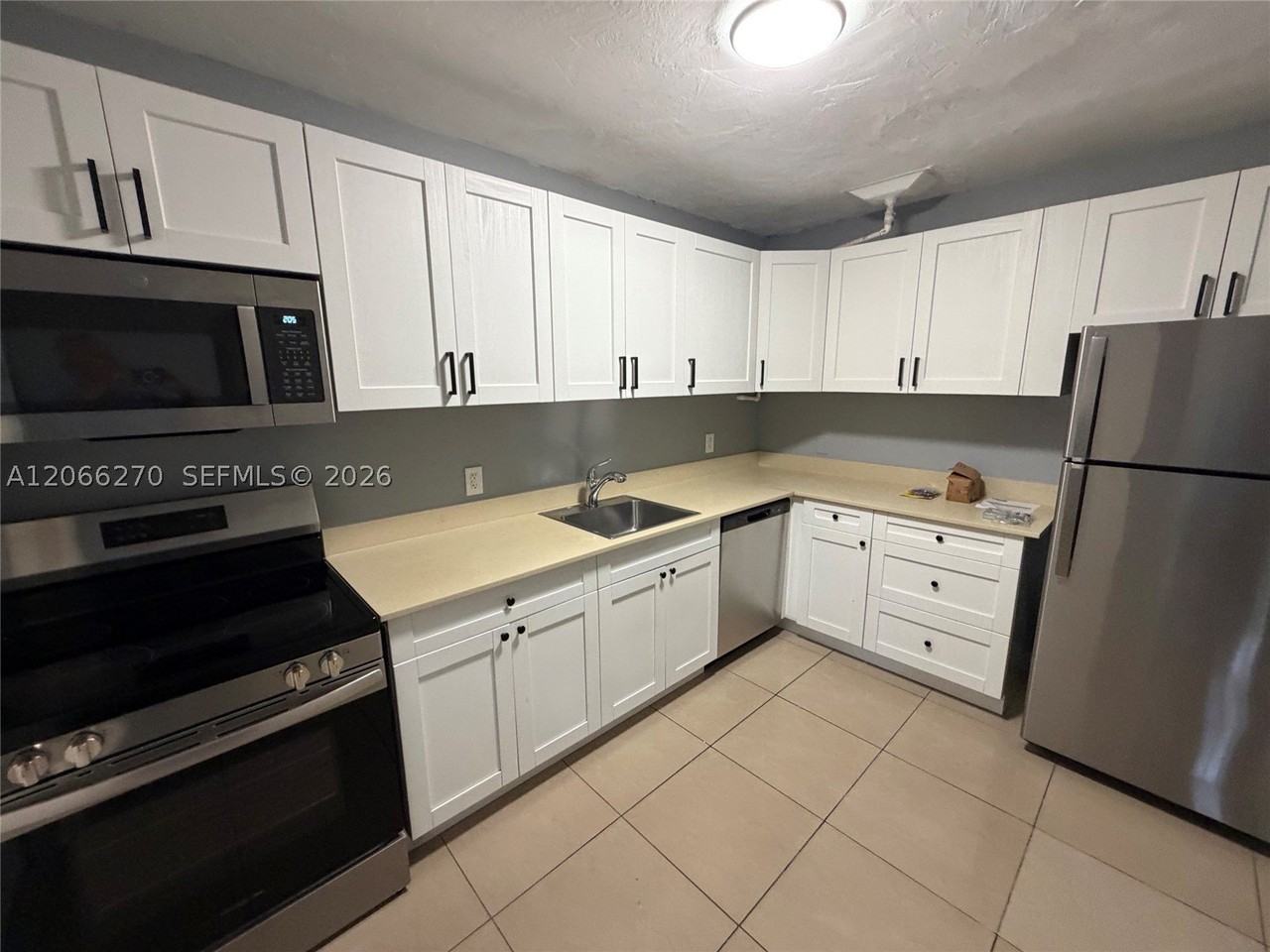 1516 Sw 5th Pl #1-4 - Photo 4 of 13