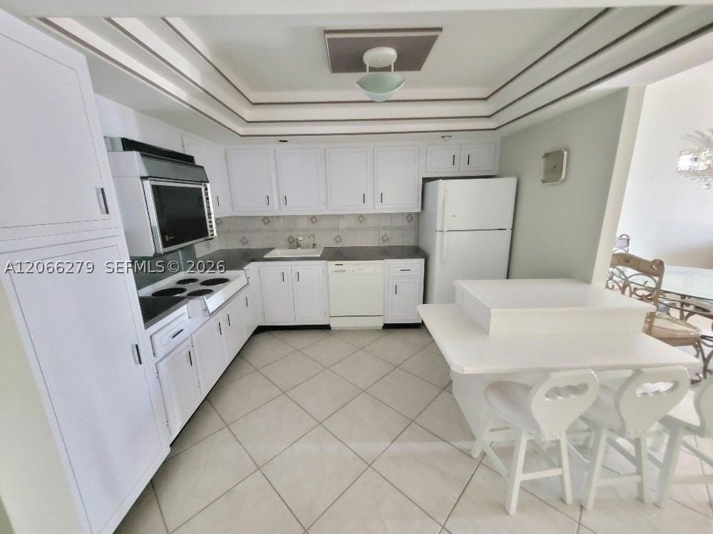 18041 Biscayne Blvd #203 - Photo 2 of 16
