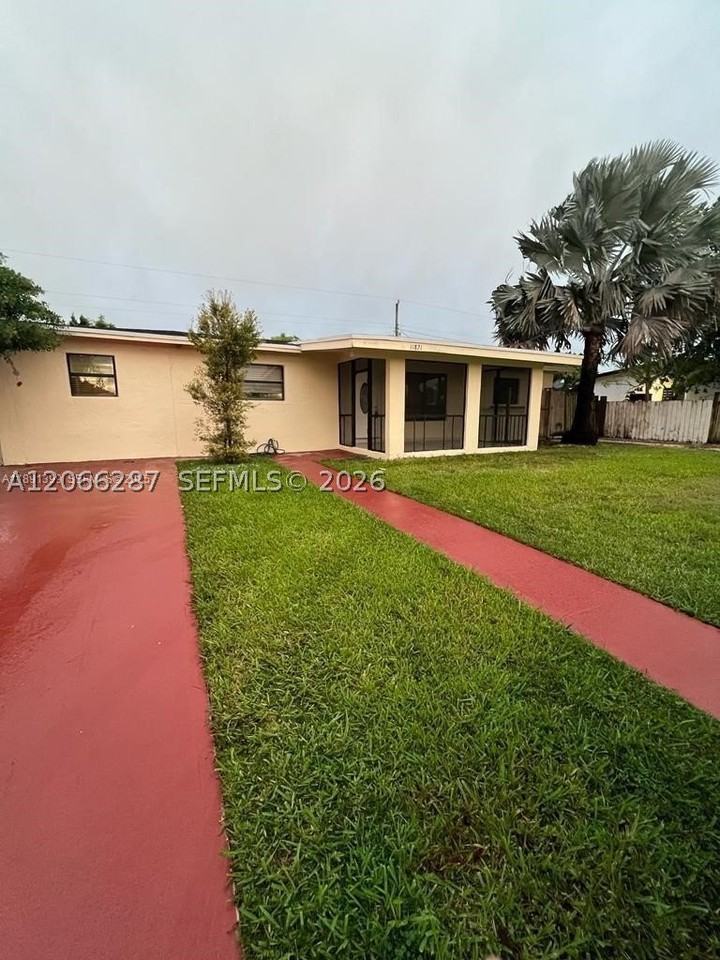 11821 Sw 185th Ter #0 - Photo 2 of 18