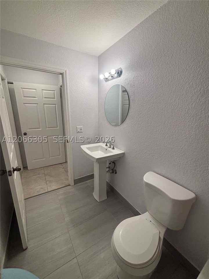 14084 Ne 2nd Ave #14084 - Photo 5 of 21