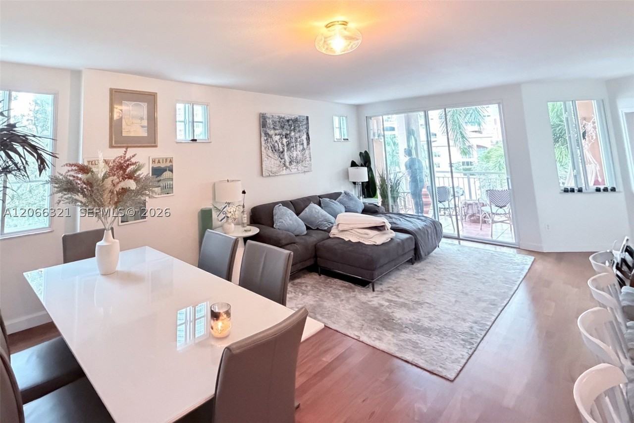 125 Jefferson Ave #121 - Photo 2 of 11