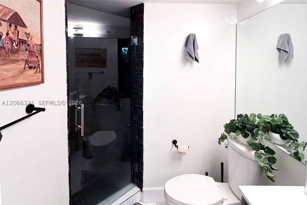 125 Jefferson Ave #121 - Photo 6 of 11
