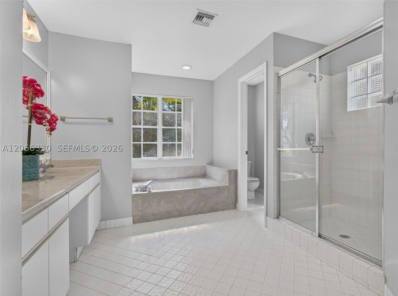 1520 Seabay Rd - Photo 3 of 50