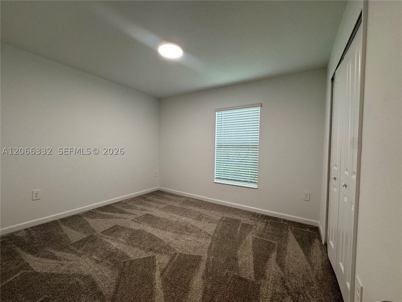 640 Daring Dr - Photo 4 of 30