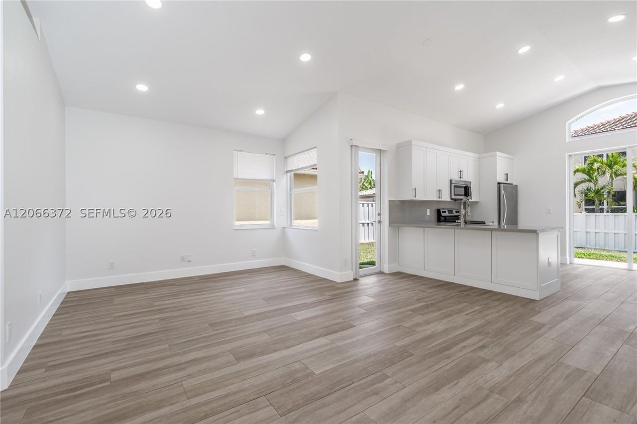 15130 Sw 49th Ct #15130 - Photo 5 of 25