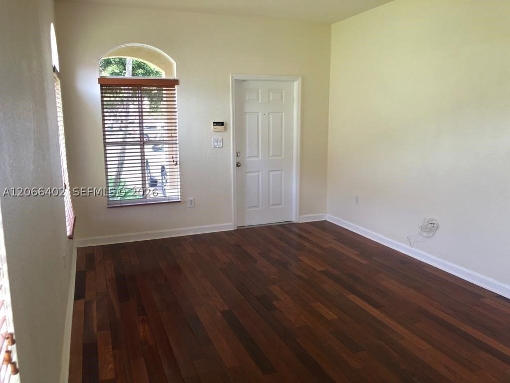5598 Nw 113th Ave - Photo 3 of 50