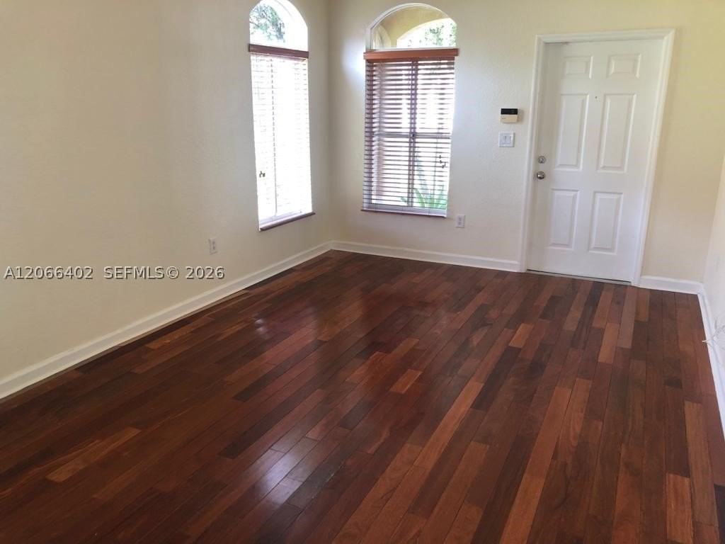 5598 Nw 113th Ave - Photo 4 of 50