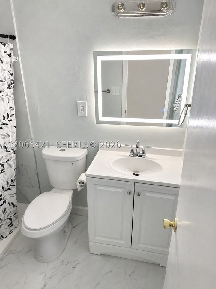 2008 S 10th St #C - Photo 2 of 12