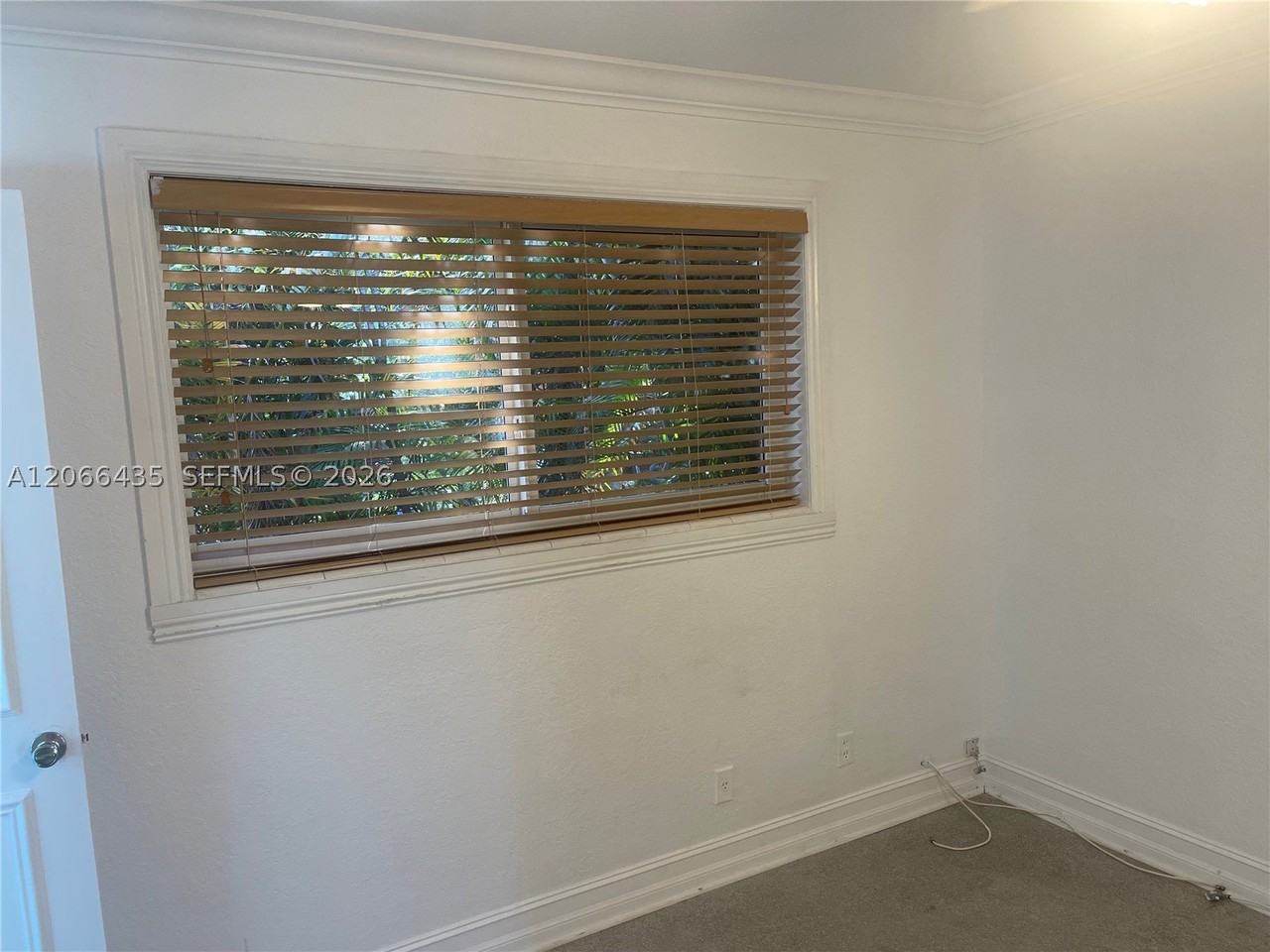 1400 N 16th Ave #2 - Photo 7 of 9