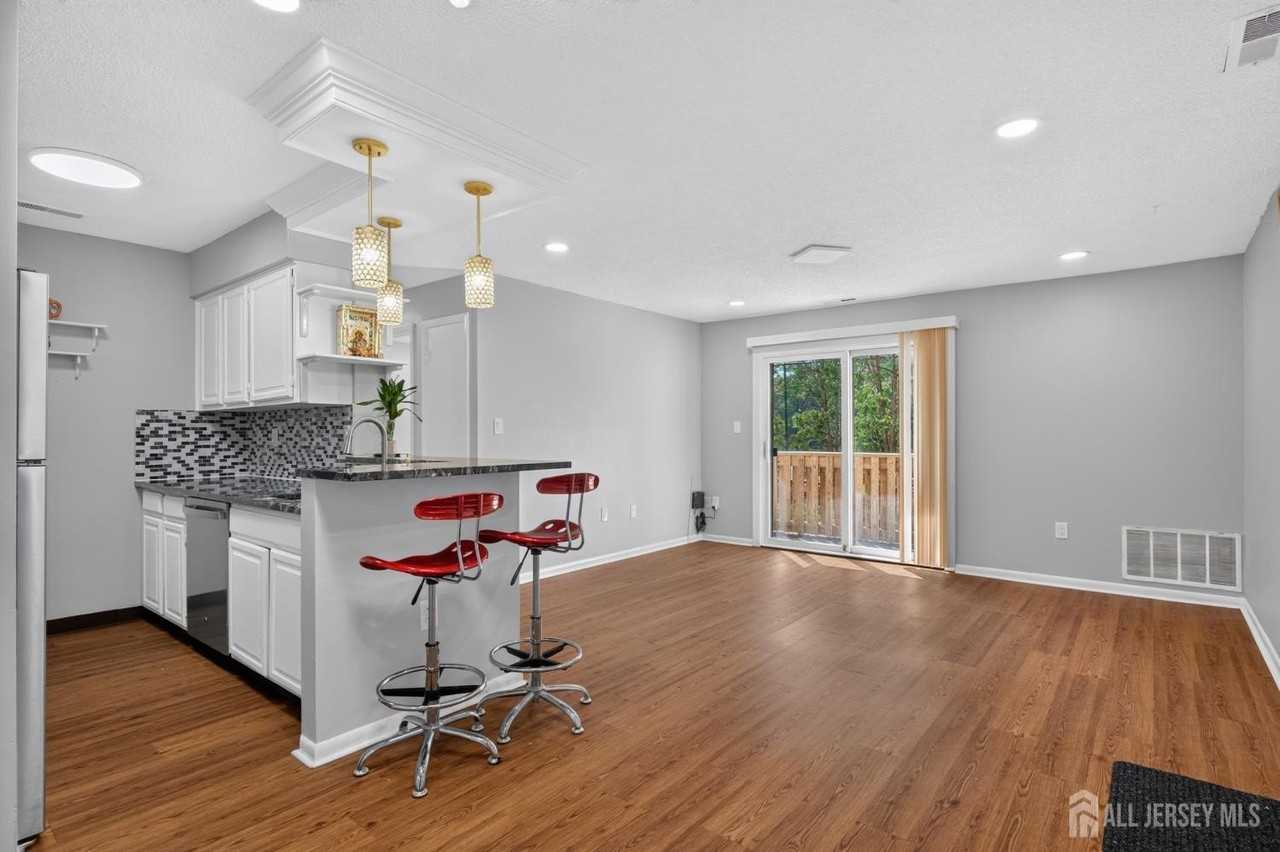 5208 Ravens Crest Dr - Photo 6 of 19