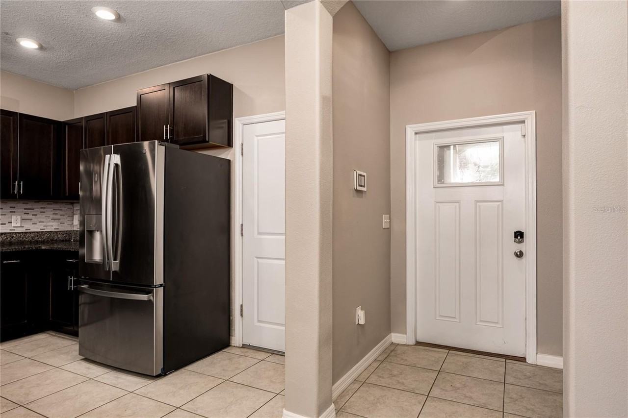 724 Royal Empress Dr - Photo 6 of 48