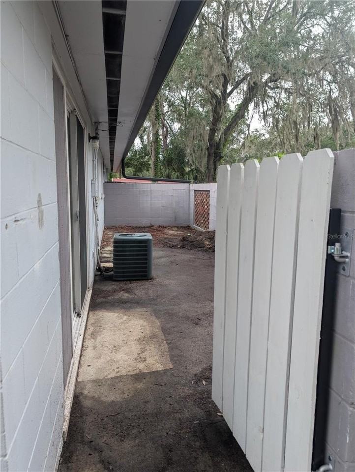 803 Nw 40th Ave - Photo 2 of 12