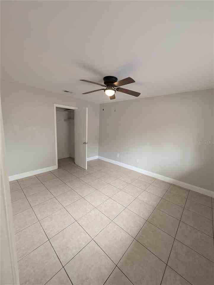 803 Nw 40th Ave - Photo 3 of 12