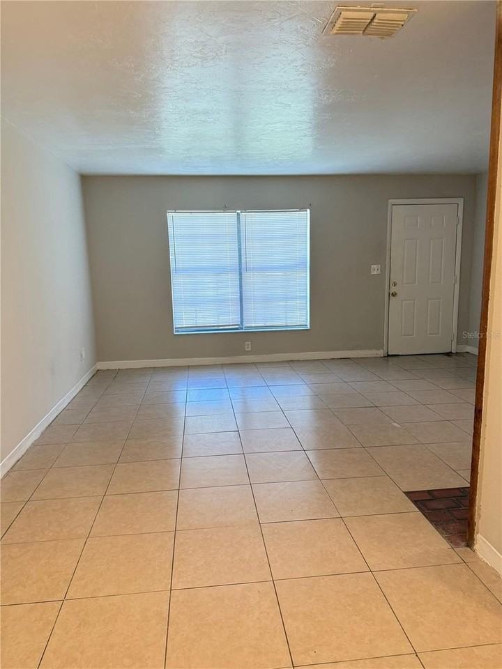 2525 Nw 62nd Pl #2525 - Photo 5 of 6