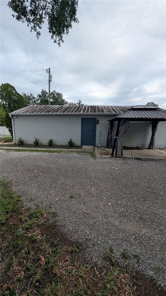 18312 Hollister Rd - Photo 6 of 10