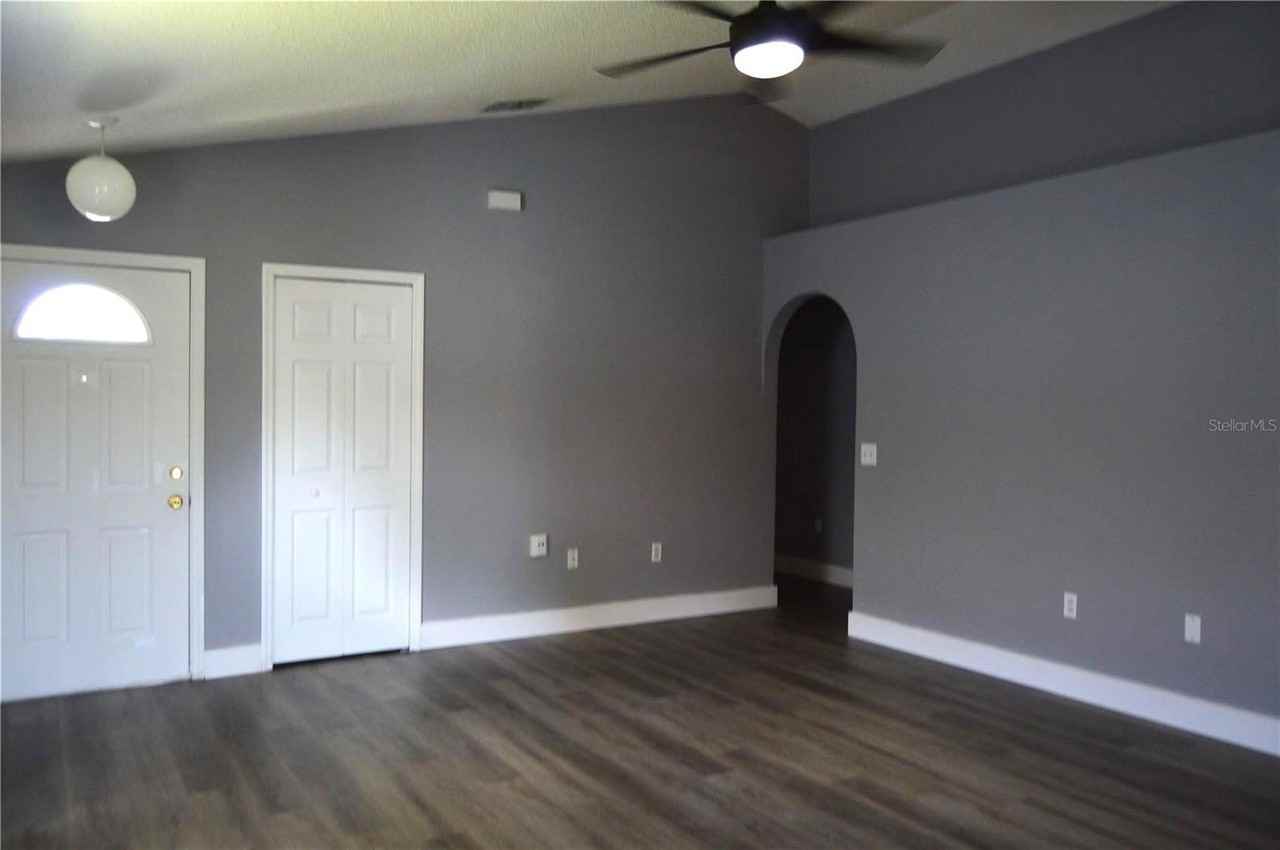 424 Delicata Dr - Photo 3 of 27