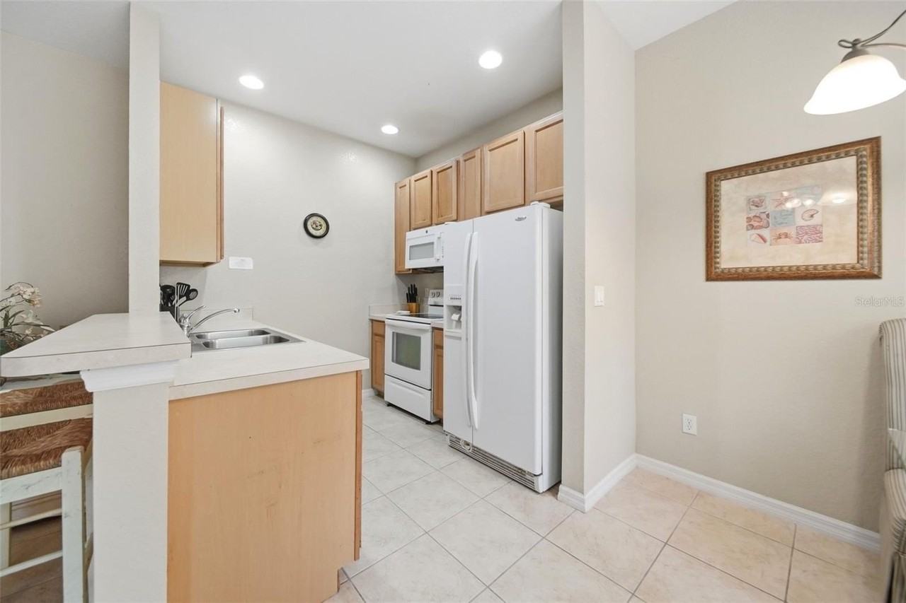 2402 Caravelle Cir - Photo 4 of 31