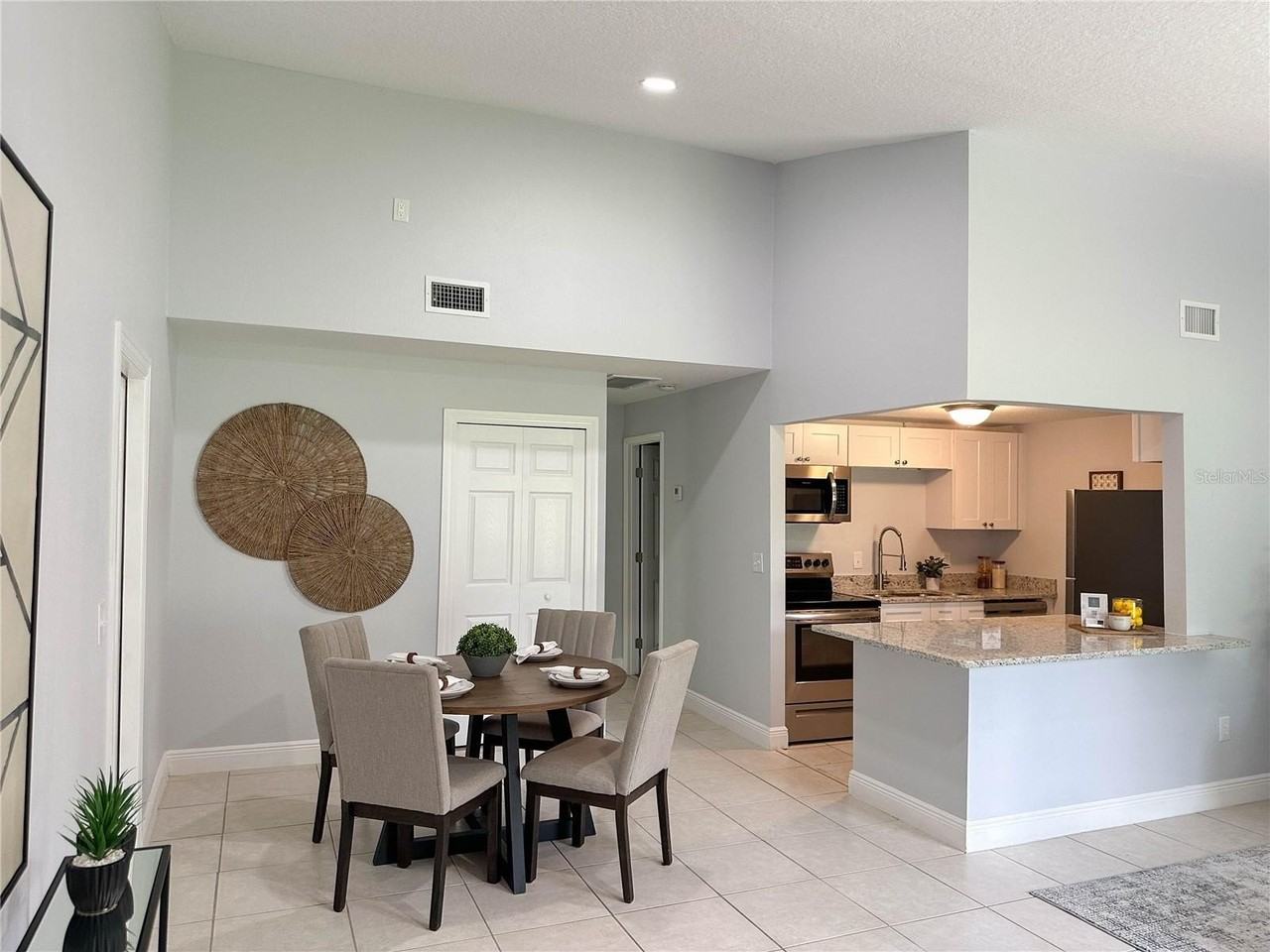23 Country Club Dr #B - Photo 2 of 12