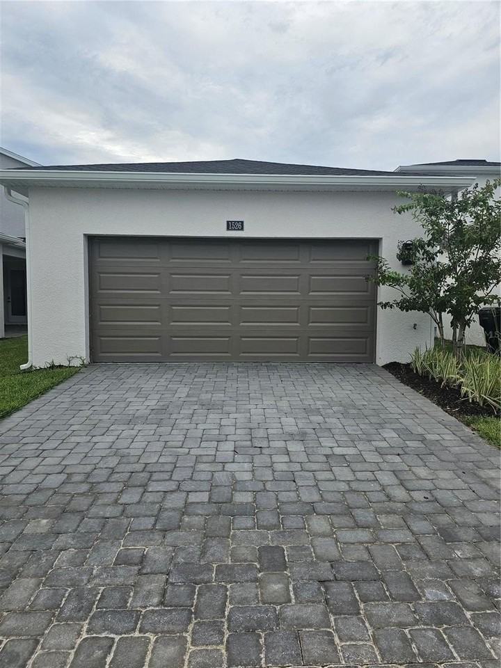 1526 Ridgeback Ln - Photo 3 of 24